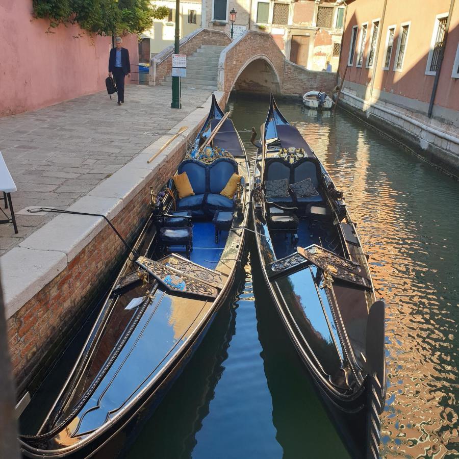 Central Lovely Typical Rooms Rialto Veneza Exterior foto